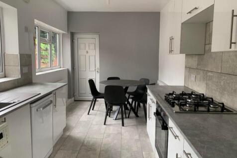 5 Bedroom Terraced House - HMO