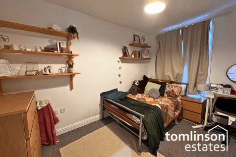 4 Bedroom semi-detached house - HMO