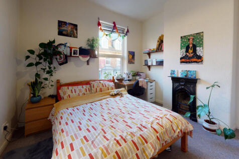 3 Bedroom end terrace house - HMO