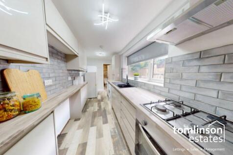 5 Bedroom Terrace - HMO