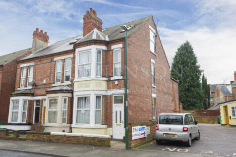 5 Bedroom semi-detached house - HMO