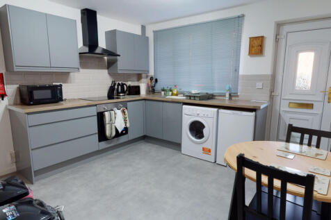 2 Bedroom end terrace house