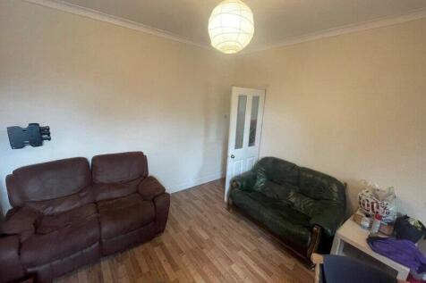 4 Bedroom semi-detached house - HMO