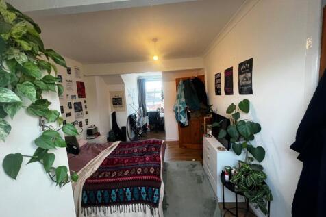 4 Bedroom End-Terraced house (HMO)