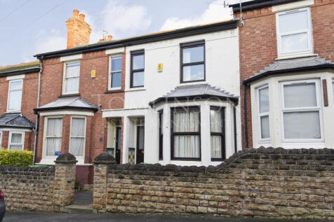 6 Bedroom Semi-Detached House - HMO