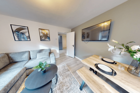 6 Bedroom semi-detached house - HMO