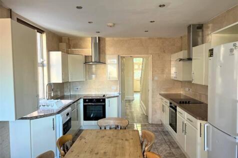8 Bedroom terraced house - HMO