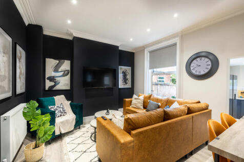 6 Bedroom semi-detached house (HMO)