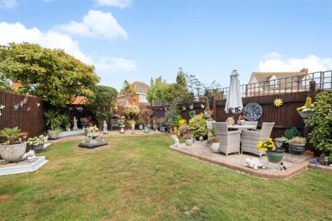 Edited rear garden.jpg