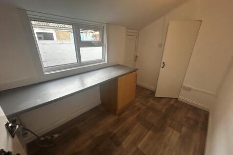 Cloakroom/wc