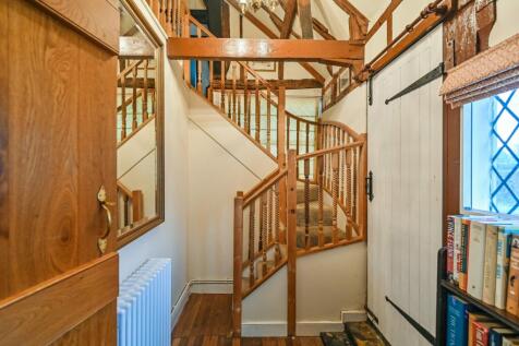 Stairs/Entrance