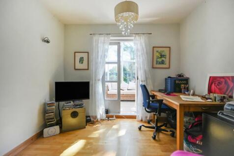 Bedroom/Study