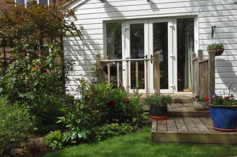 Annexe Decking