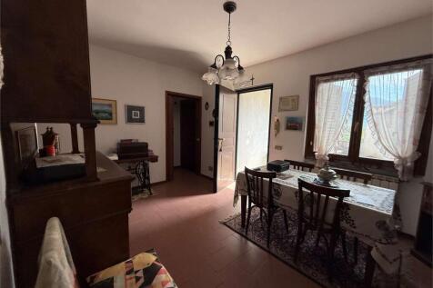 sala da pranzo e cucina piano terra