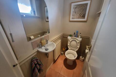 Cloakroom/wc