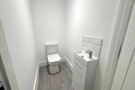 Cloakroom/wc