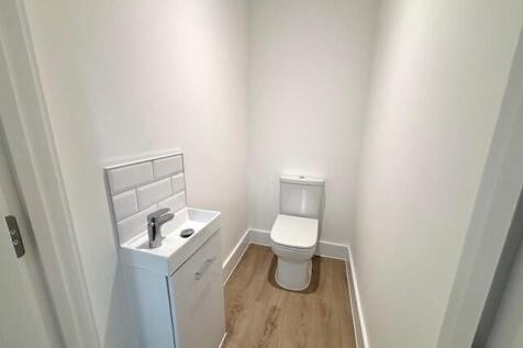 Cloakroom/wc