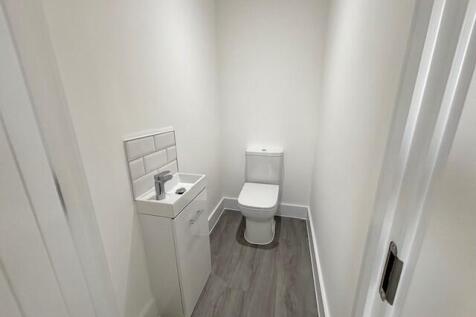 Cloakroom/wc