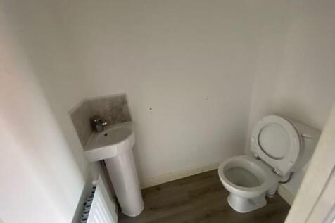 Cloakroom/wc