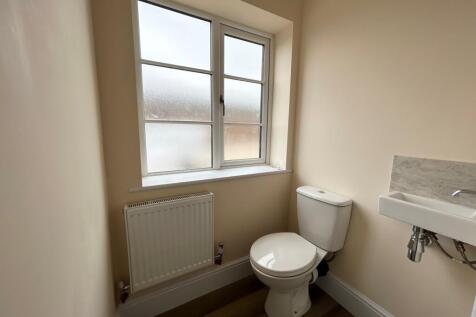 Cloakroom/wc