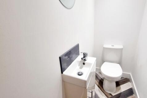 Cloakroom/wc