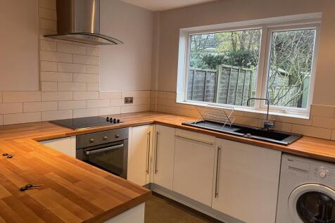 Lovely two bedroom mid town house in Markfield