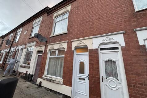 2 bedroom house in Newfoundpool