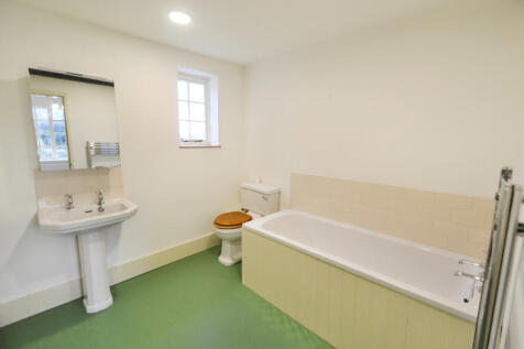 Ensuite to Bedroom 5