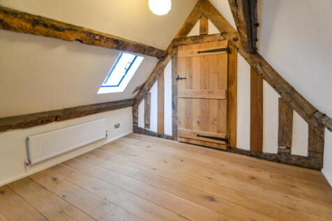 Attic Room5