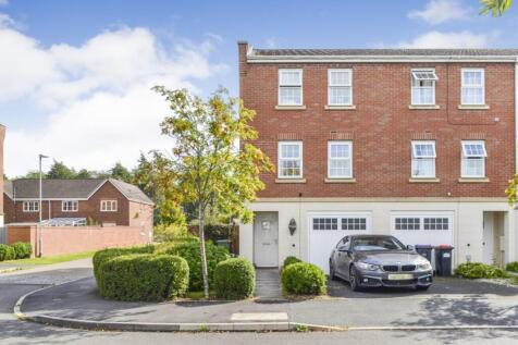Four Bedroom Family Home in Donnington