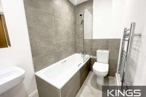 flat 6 11 lawn rd...