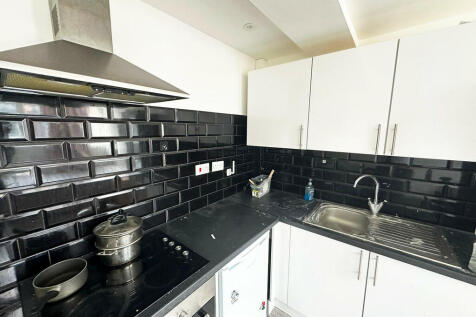 Flat 4, 43 London...