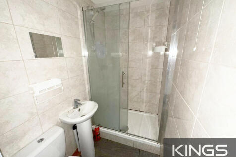 Flat 4, 43 London...