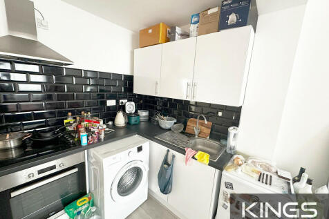Flat 8, 43 London...