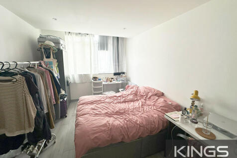 Flat 8, 43 London...