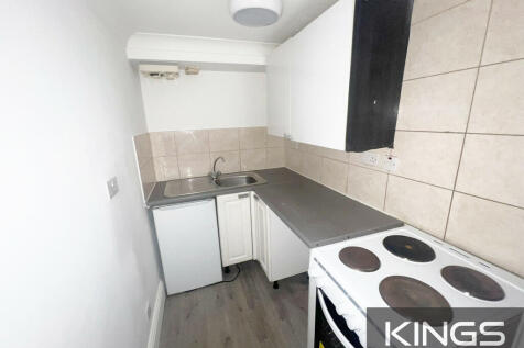 8b Cranbury Place...