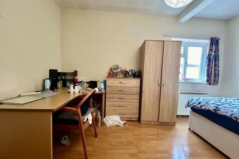 Ox 17 Bedroom 2.