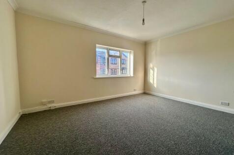 Living Room (2)