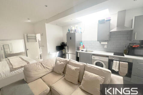 Flat 2, 14b Shirl...