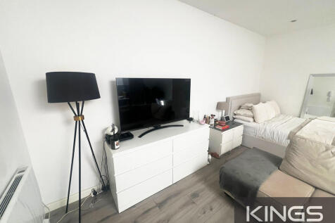 Flat 2, 14b Shirl...
