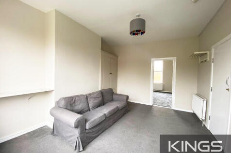 Flat 3, 10 Belmon...