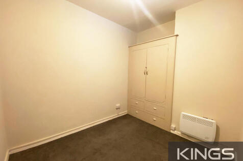 Flat 3, 10 Belmon...