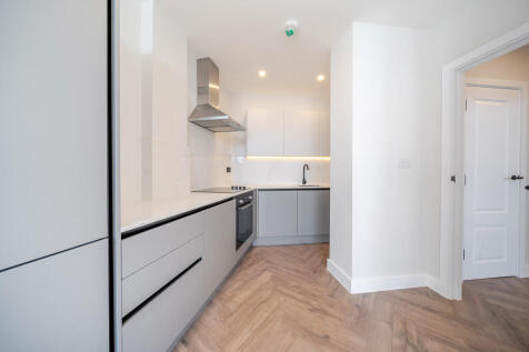 1365766-16-68e79e...