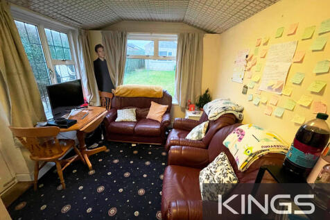 24 Broadlands Rd ...