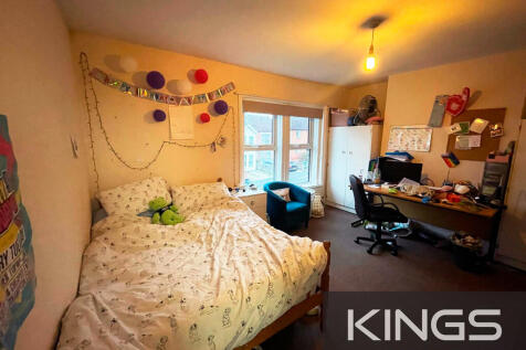 24 Broadlands Rd ...