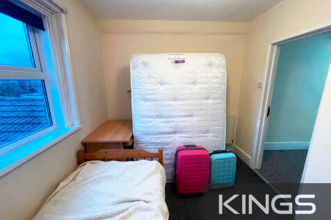 24 Broadlands Rd ...