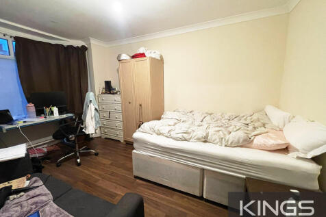 150a Broadlands R...