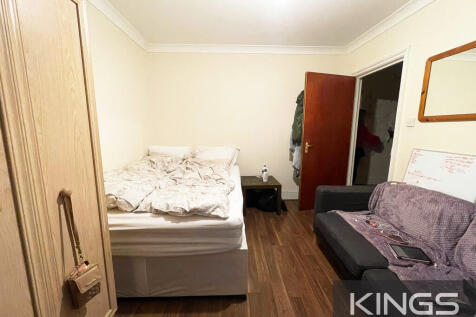 150a Broadlands R...