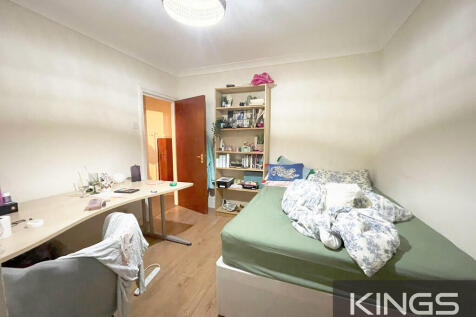 150a Broadlands R...