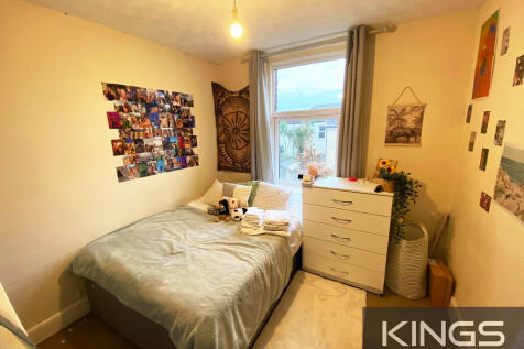 62 Avenue Road (8...